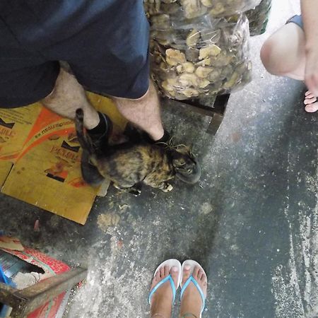 The Oasis Hostel (Adults Only) Bangkok Bagian luar foto