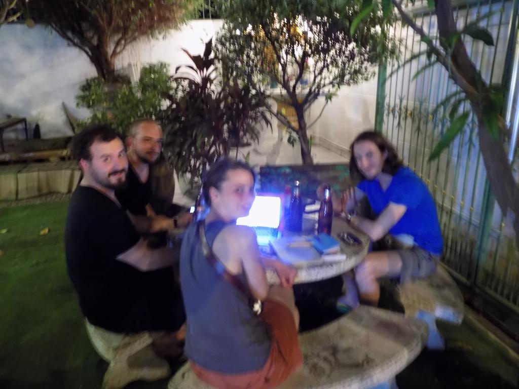 The Oasis Hostel (Adults Only) Bangkok Bagian luar foto