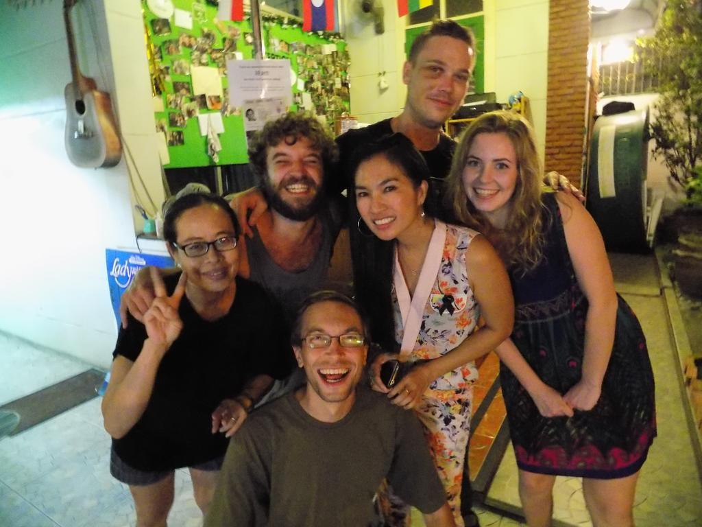The Oasis Hostel (Adults Only) Bangkok Bagian luar foto