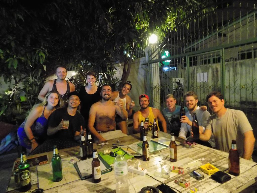 The Oasis Hostel (Adults Only) Bangkok Bagian luar foto