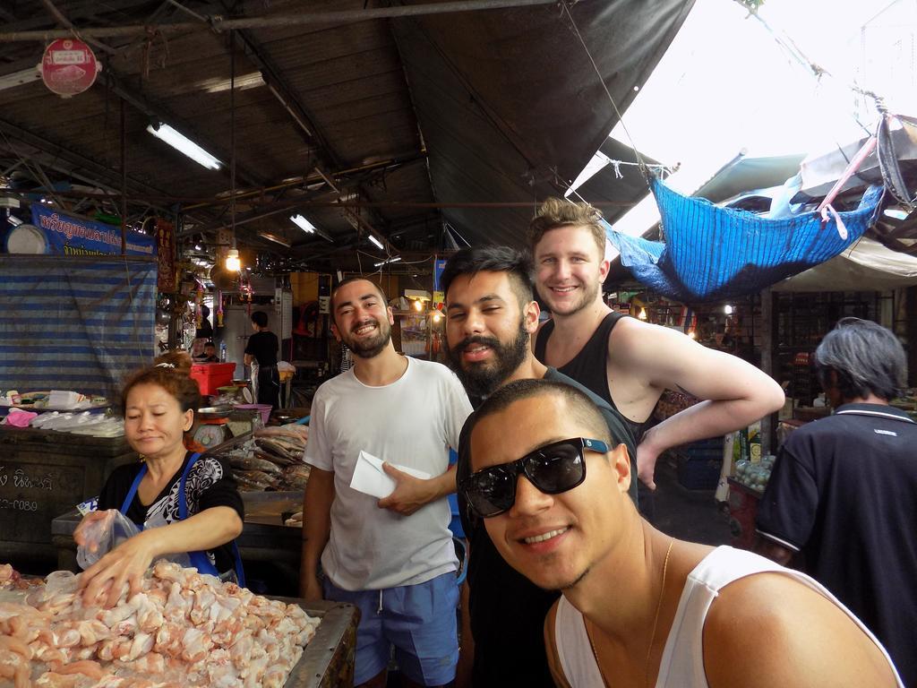The Oasis Hostel (Adults Only) Bangkok Bagian luar foto