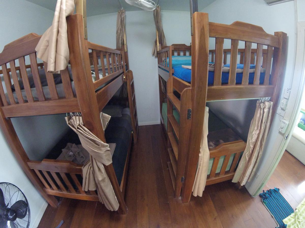 The Oasis Hostel (Adults Only) Bangkok Bagian luar foto